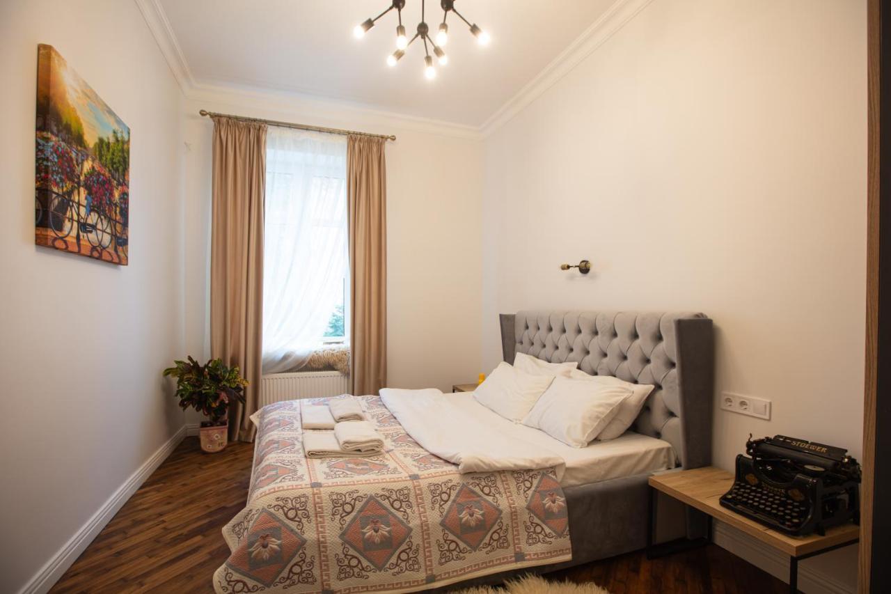 Friends House- Сучасні Апартаменти В Центрі Львова Екстериор снимка