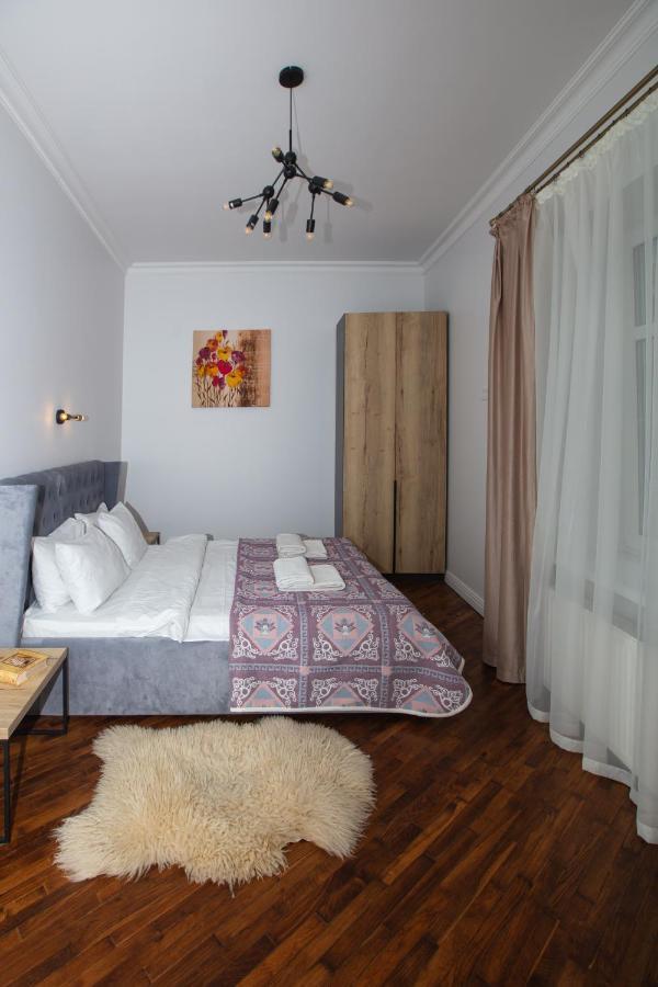 Friends House- Сучасні Апартаменти В Центрі Львова Екстериор снимка