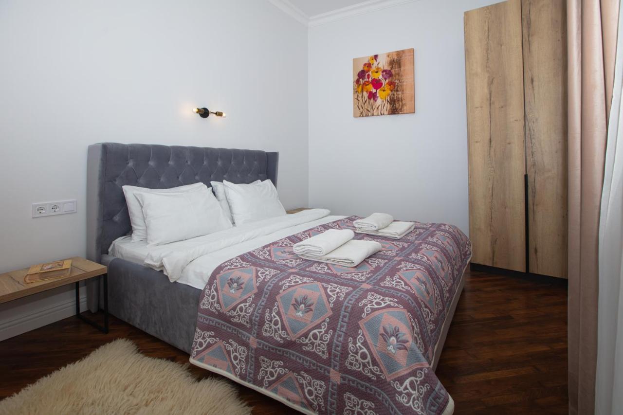Friends House- Сучасні Апартаменти В Центрі Львова Екстериор снимка
