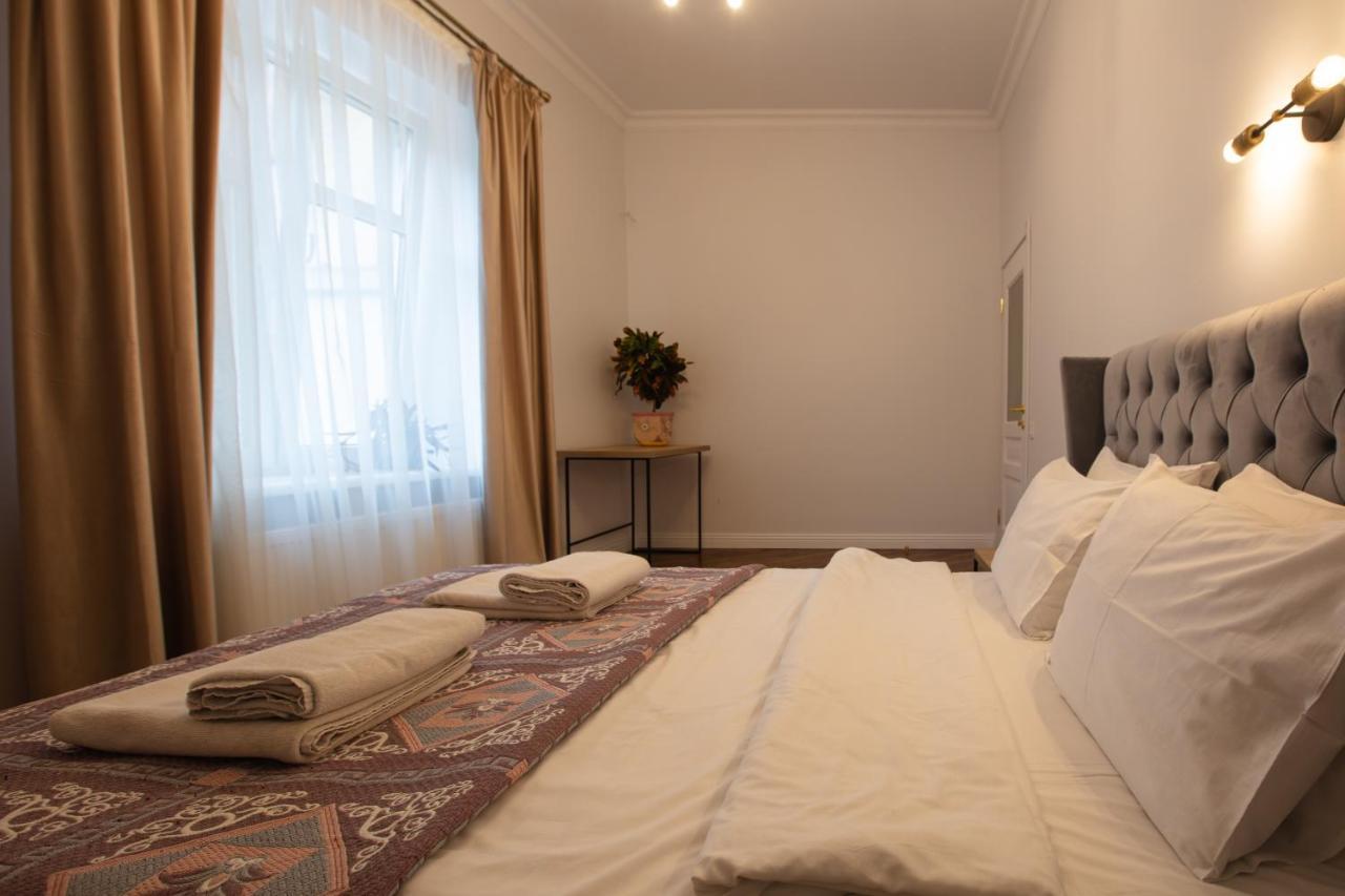 Friends House- Сучасні Апартаменти В Центрі Львова Екстериор снимка