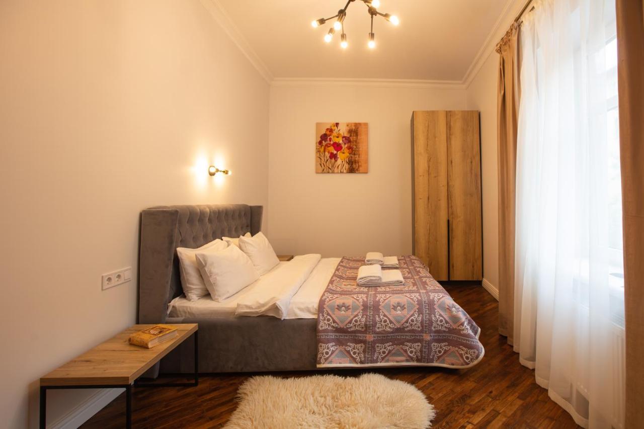 Friends House- Сучасні Апартаменти В Центрі Львова Екстериор снимка